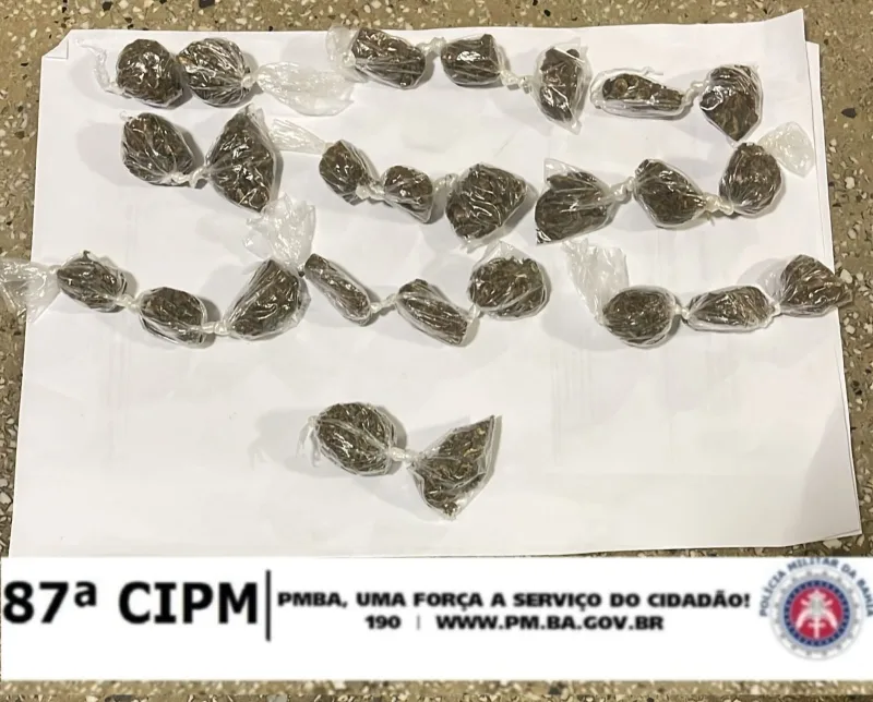 PM apreende papelotes de maconha durante ronda em Teixeira de Freitas