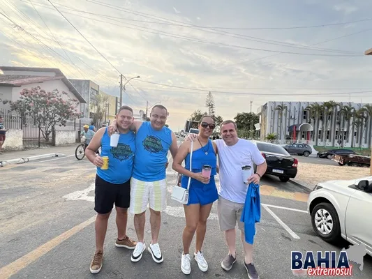 Prefeito Tonzinho comemora reeleição com grande festa em Lajedão