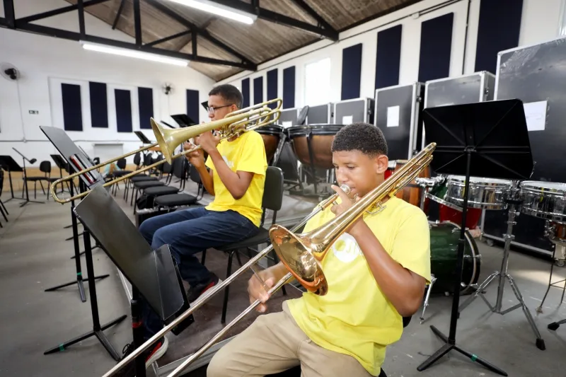 Neojiba e Projeto Axé promovem transformação social na vida de crianças e adolescentes baianos