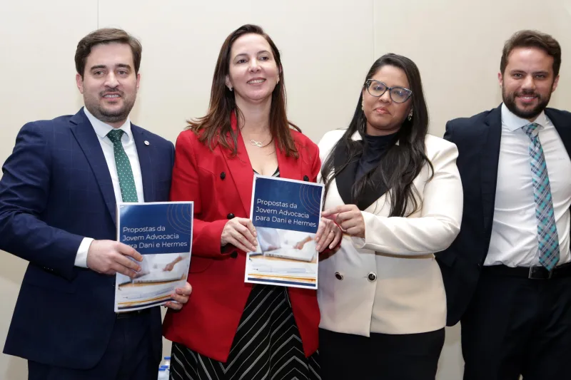 Daniela Borges e Hermes Hilarião recebem propostas da juventude da advocacia baiana 