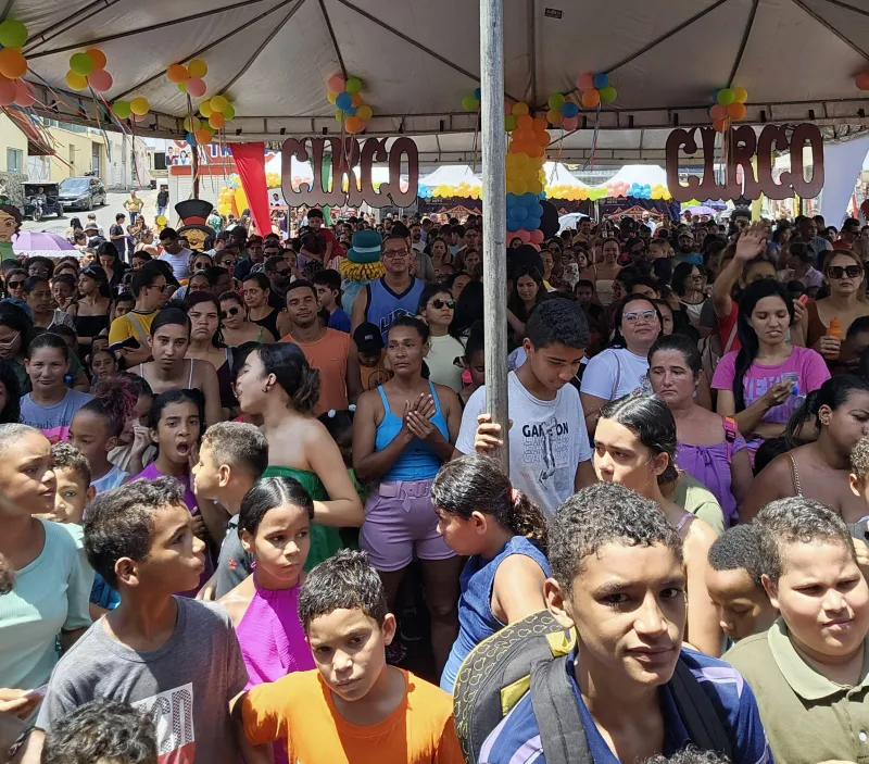 Prefeito de Medeiros Neto, Beto Pinto promove tradicional Festa das Crianças na Praça Sete