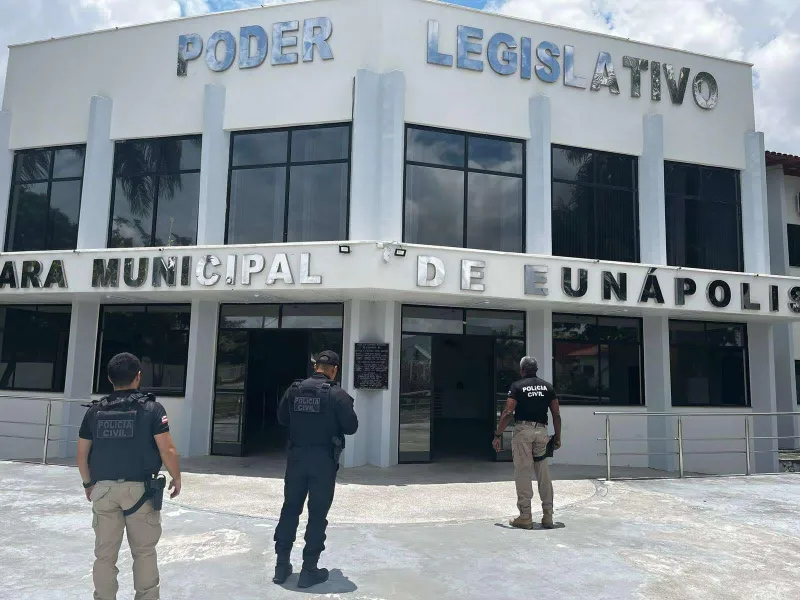 Vereador de Eunápolis é preso em operação da Polícia Civil. Uma pistola foi apreendida 