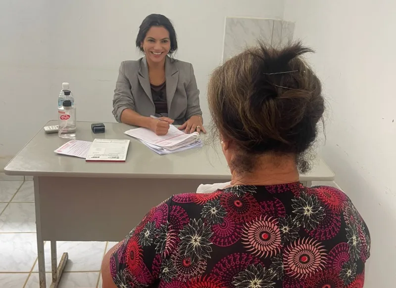 Prefeitura de Medeiros Neto realiza atendimentos com especialista em Vila Mutum