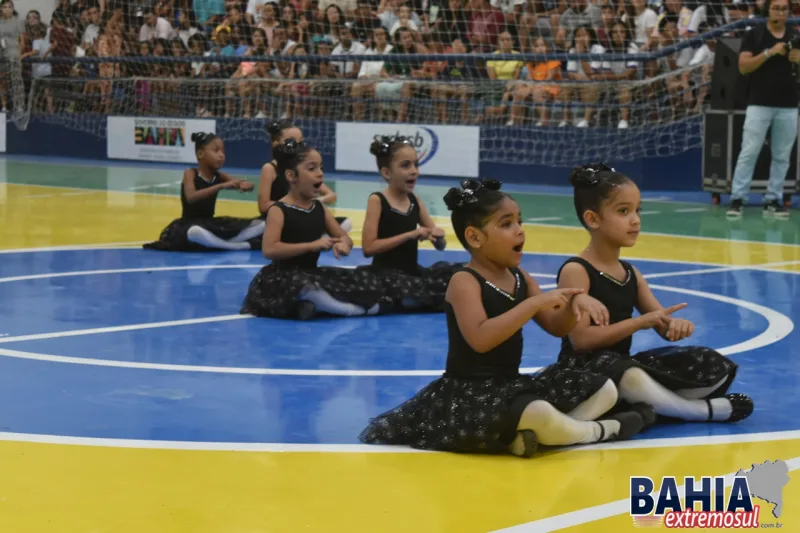 Prefeito Calixto Ribeiro é Homenageado na Abertura da 21ª Edição dos Jogos da Amizade em Ibirapuã