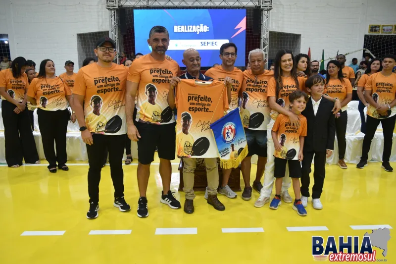 Prefeito Calixto Ribeiro é Homenageado na Abertura da 21ª Edição dos Jogos da Amizade em Ibirapuã