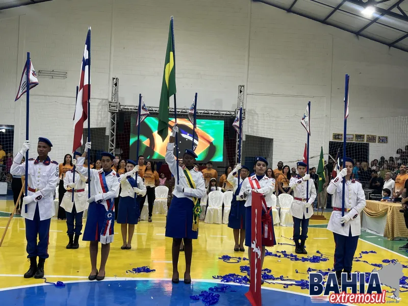 Prefeito Calixto Ribeiro é Homenageado na Abertura da 21ª Edição dos Jogos da Amizade em Ibirapuã