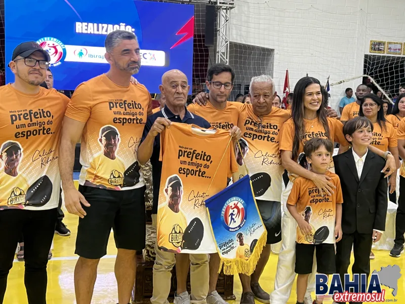 Prefeito Calixto Ribeiro é Homenageado na Abertura da 21ª Edição dos Jogos da Amizade em Ibirapuã