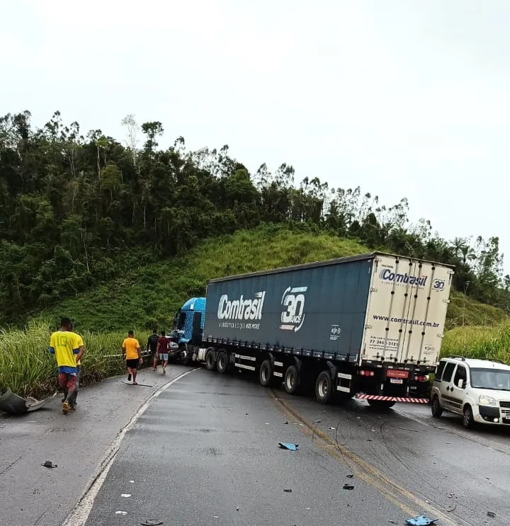 Zagueiro do Portuguesa/RJ morre em acidente na BR 101 na Bahia