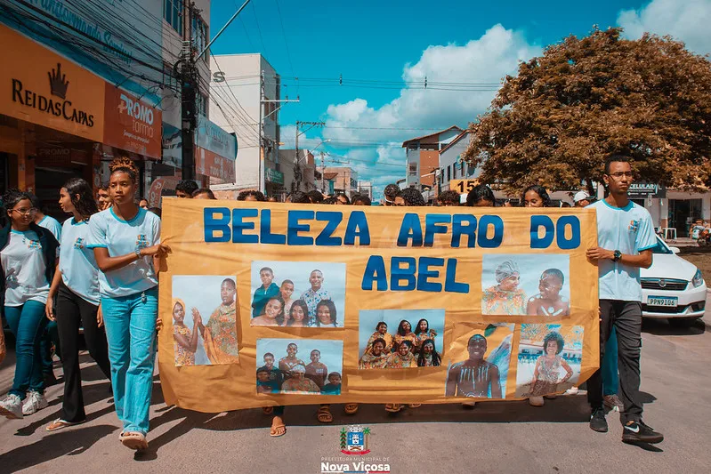 Prefeitura de Nova Viçosa promove caminhada pelo Dia da Consciência Negra