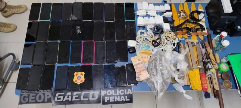 'Operação Mute' apreende 39 celulares no Conjunto Penal de Teixeira de Freitas