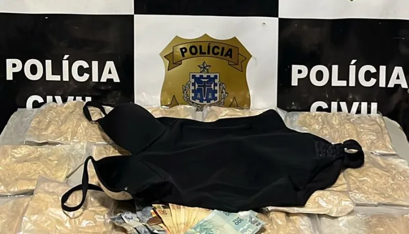 Polícia civil prende mulher que transportava quase 4Kg de cocaína escondida no corpo, em Itagimirim