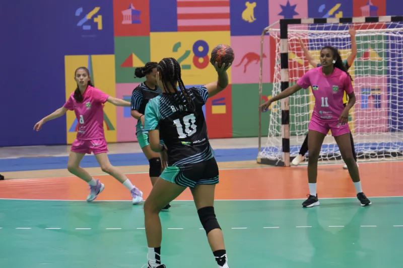 Alunos dos colégios estaduais de Teixeira de Freitas e  Nova Viçosa estreiam no handebol e voleibol dos Jogos da Juventude 2024 em João Pessoa/PB