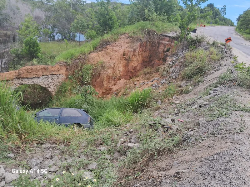 Novo acidente em cratera da BR-418 evidencia perigo na rodovia, veja o vídeo