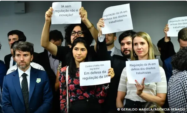 Debate sobre desinformação adia votação de projeto que regula IA