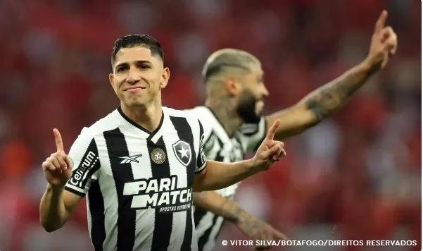 Botafogo derrota Inter e joga por um empate para ser campeão domingo