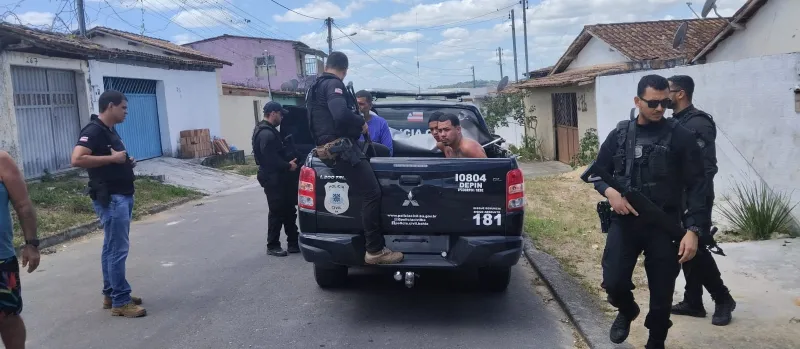 Polícia Civil com apoio da CATTI/SUL e da 43ª CIPM, cumpre mandados de prisão e busca contra o tráfico de drogas em Itamaraju