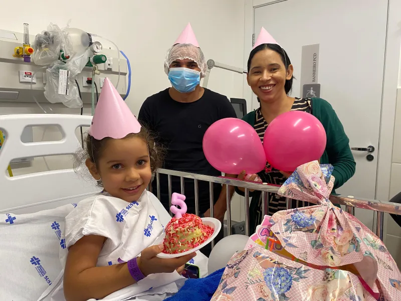  Hospital Estadual Costa das Baleias surpreende crianças internadas com festas de aniversário