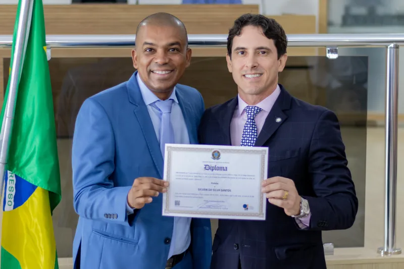 Gilvan Produções e Carlão são diplomados para segundo mandato como prefeito e vice-prefeito de Prado