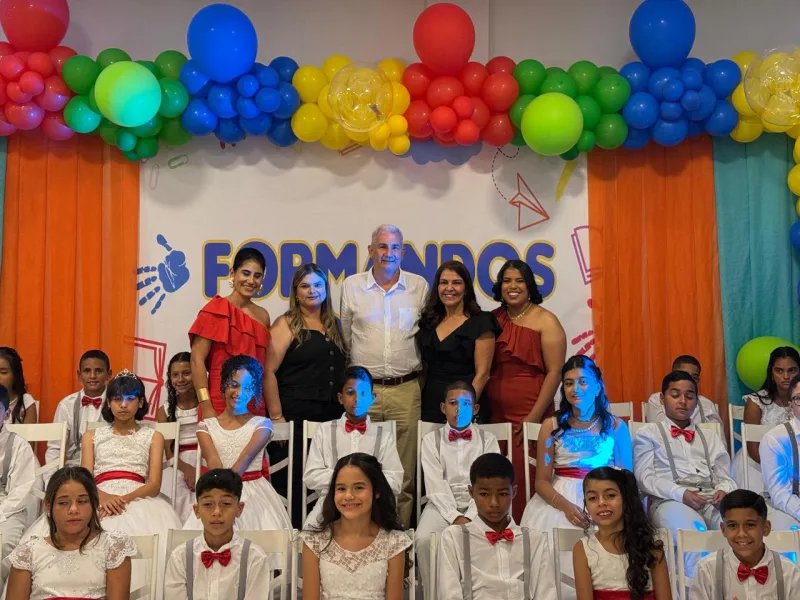 Escola Humberto realiza cerimônia de formatura dos alunos do 5º ano em Medeiros Neto