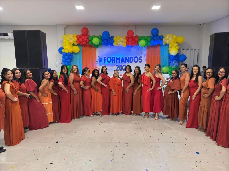 Escola Humberto realiza cerimônia de formatura dos alunos do 5º ano em Medeiros Neto