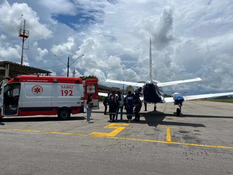 Governo da Bahia faz transferência aérea de criança sobrevivente do acidente na BR-116 para hospital em Vitória da Conquista