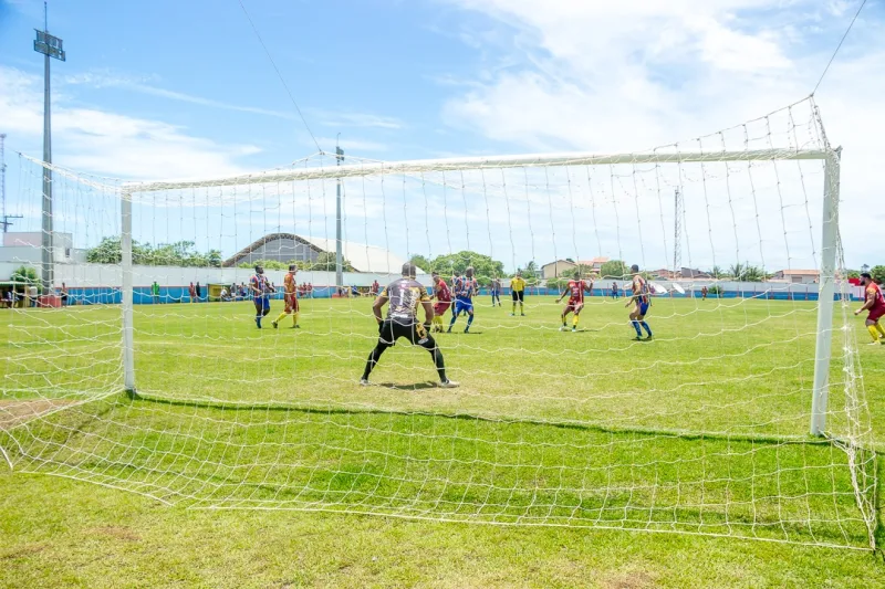 Alcobaça goleia Uberlândia por 6 x 3 no 25º Desafio de Futebol