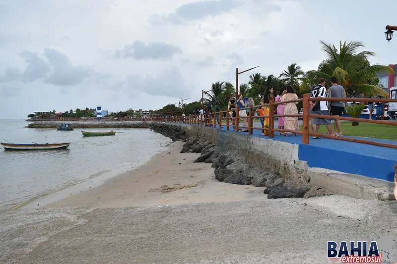 Prefeita Luciana Machado inaugura Orla da Barra e entrega novos veículos e maquinários para o município