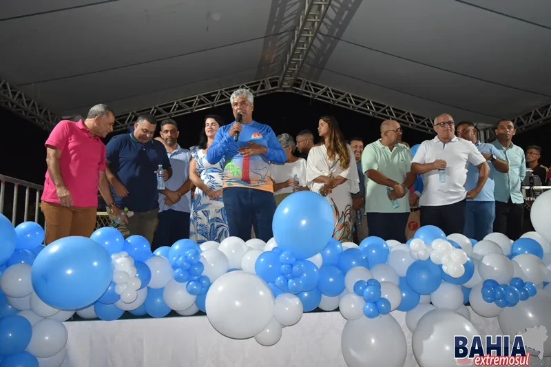 Prefeita Luciana Machado inaugura Orla da Barra e entrega novos veículos e maquinários para o município