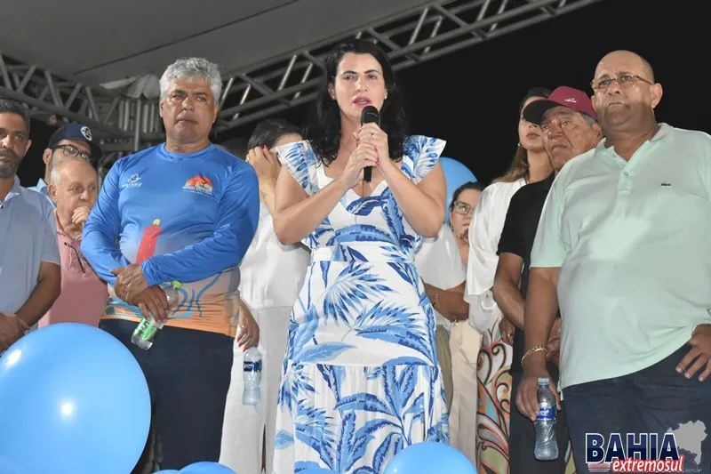 Prefeita Luciana Machado inaugura Orla da Barra e entrega novos veículos e maquinários para o município