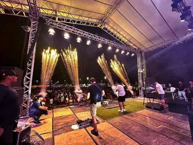 Mucuri festeja a 3ª noite do Festival da Virada com variedade musical e shows marcantes