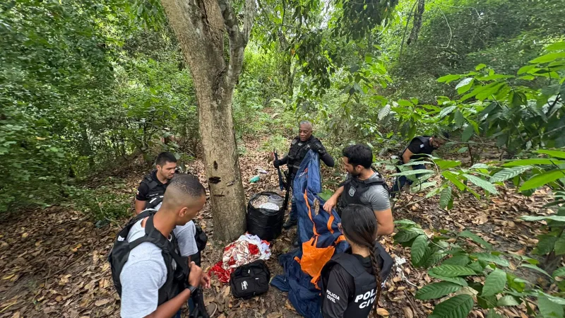 Polícia Civil encontra acampamento possivelmente utilizado por fugitivo do Conjunto Penal de Eunápolis