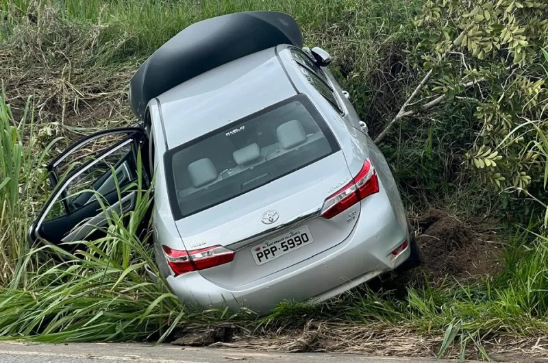 Acidente na BR 418 deixa quatro pessoas feridas em Mucuri