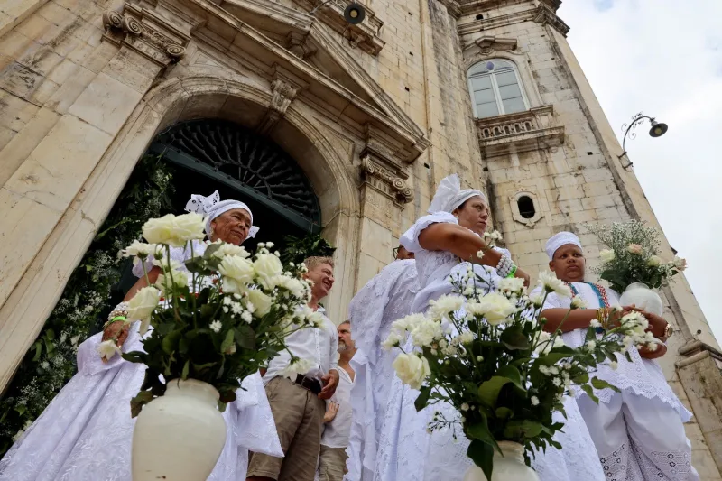 “Dia de agradecer e pedir pela paz no mundo, e que o Senhor do Bonfim nos acompanhe ao longo do ano”, declara Jerônimo no início do cortejo da Lavagem