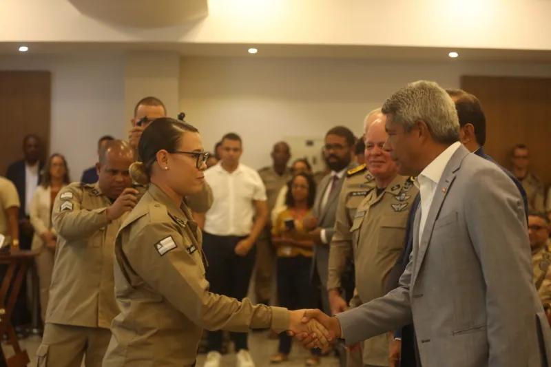 Jerônimo Rodrigues participa de aula inaugural de soldados da PM em Salvador; 1.888 novos policiais serão capacitados até o final de 2025