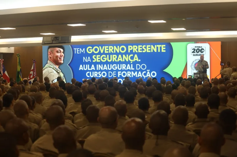 Jerônimo Rodrigues participa de aula inaugural de soldados da PM em Salvador; 1.888 novos policiais serão capacitados até o final de 2025