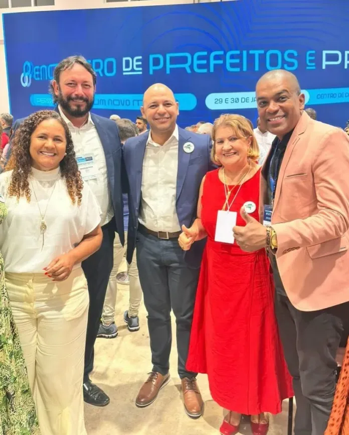 Prefeito Gilvan Santos participa do Encontro de Prefeitos e Prefeitas em Salvador