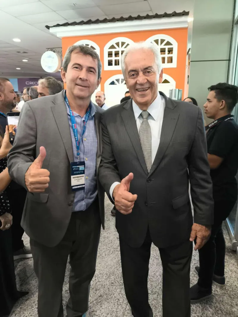   Prefeito Bentivi participa do 8º Encontro de Prefeitos em Salvador