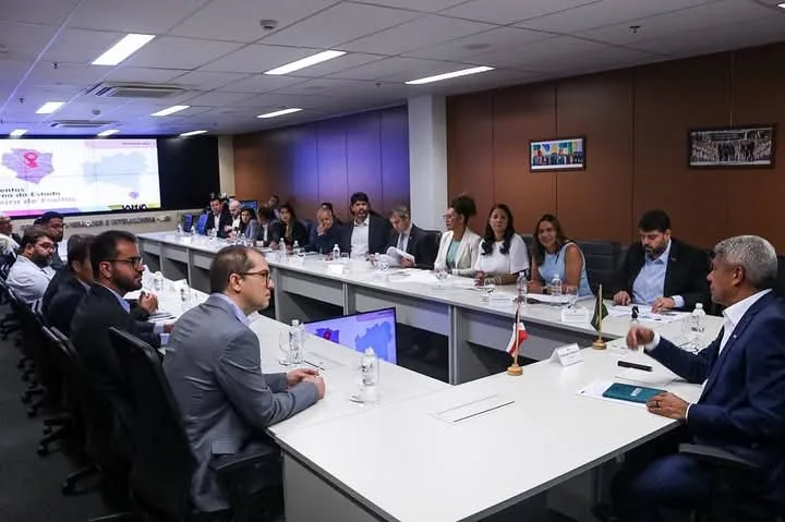 Jerônimo Rodrigues anuncia retomada de voos e construção de barragem em Teixeira de Freitas após reunião com Marcelo Belitardo