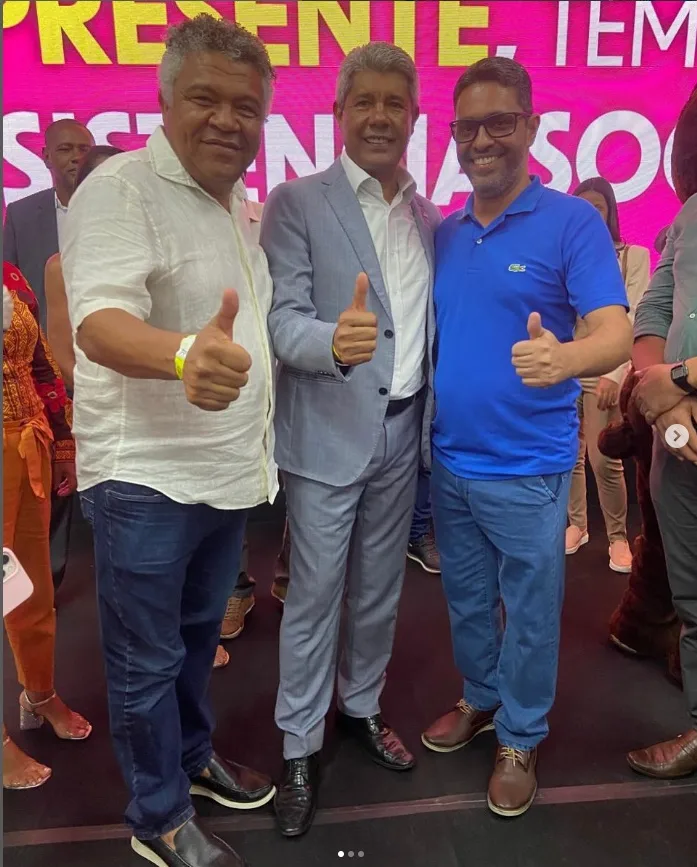 Prefeito de Caravelas, Dr. Adauto, participa de Encontro dos Prefeitos em Salvador