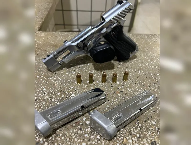 Dupla é presa com arma e drogas em ação policial em Itamaraju