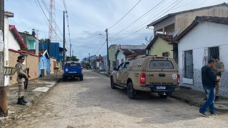 Ação conjunta da Polícia Civil e Polícia Militar cumprem mandados de busca e apreensão em Belmonte