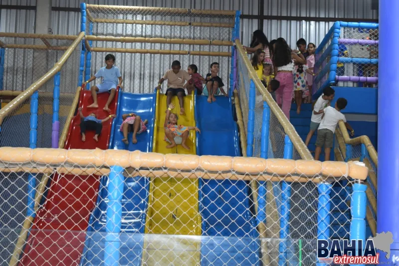 Espaço Play é reinaugurado com muita música e festa em Teixeira de Freitas