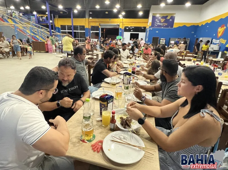 Espaço Play é reinaugurado com muita música e festa em Teixeira de Freitas