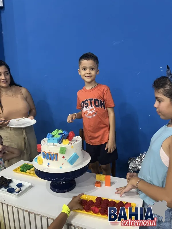 Espaço Play é reinaugurado com muita música e festa em Teixeira de Freitas