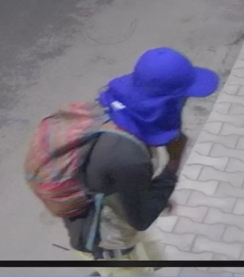Ladrão quebra vidro e furta MacBook e celular em loja no Centro de Teixeira; veja o vídeo