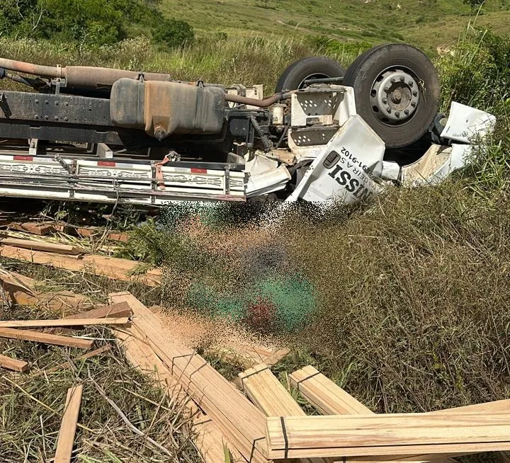 Motorista e ajudante da Nissí Madeiros que morreram em acidente na BR-418 são identificados