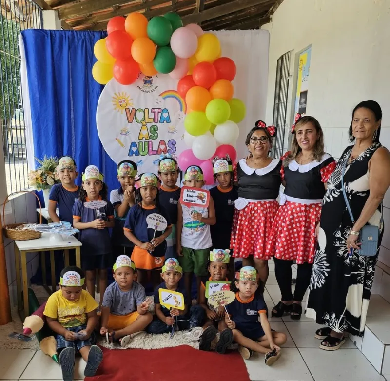 Medeiros Neto: escolas municipais abrem as portas para milhares de estudantes na volta às aulas