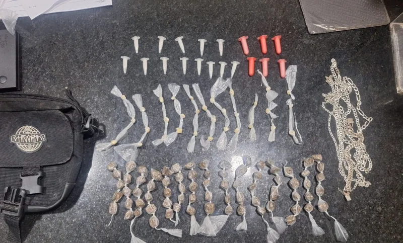 Adolescente é apreendido com drogas em Eunápolis