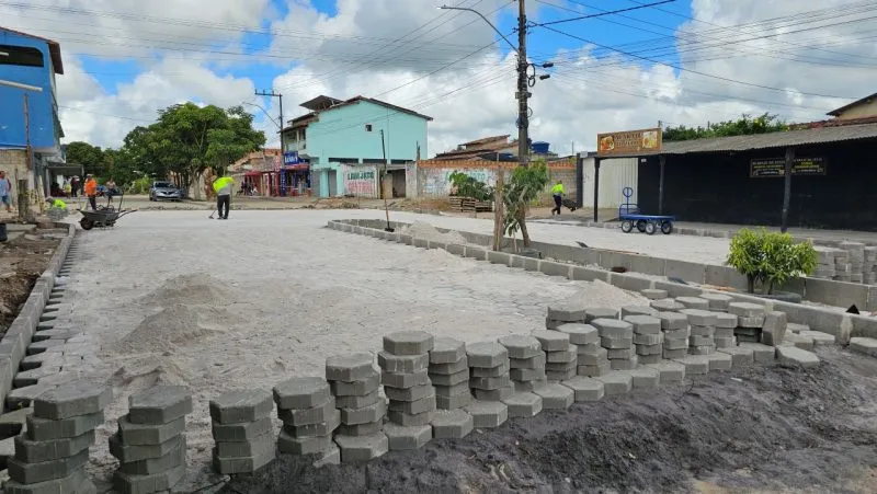 Prefeitura dá início à pavimentação da Avenida Rio Mucuri no bairro Triângulo Leal em Itabatã