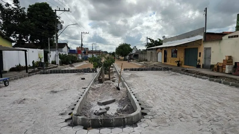 Prefeitura dá início à pavimentação da Avenida Rio Mucuri no bairro Triângulo Leal em Itabatã